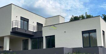 REALITY HOUSE ponúka :
Modernú dvojpodlažnú NOVOSTAVBU so sk