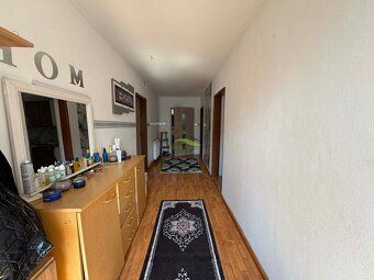 REALITY HOUSE Vám ponúka :
Na predaj rodinný dom - štvorec v