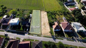 Ponúkame na predaj slnečný stavebný pozemok v obci Velušovce