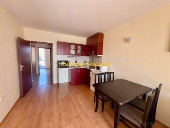 be1224
Prostorný apartmán 2+kk s výhledem na bazén – 700 m o