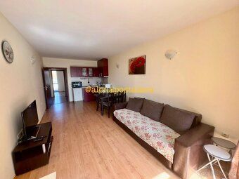be1224
Prostorný apartmán 2+kk s výhledem na bazén – 700 m o
