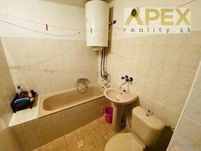 APEX reality - ponúkame na predaj prízemný 2 izbový rodinný 
