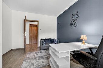 Ponúkame na predaj moderný nízko-energetický a kompletne zar
