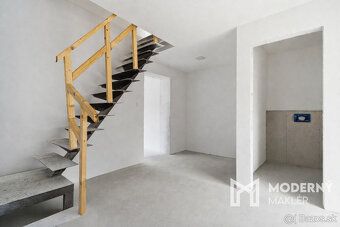 Typ: Rodinný dom Ulica: - Obec: Limbach
Moderný maklér ponúk