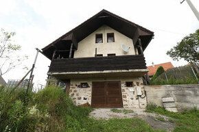 Starší rodinný dom v centre mesta. Rozloha je 160m², z toho 