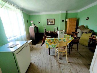 Ponúkame na predaj dom v pôvodnom stave, ideálny na trvalé b