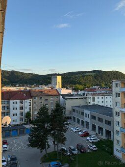 Ponúkame na predaj 2-izbový byt v centre Banskej Bystrice. N