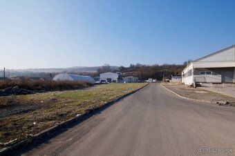 Ponúkame na prenájom halu o výmere 726m2 so žeriavom + murov