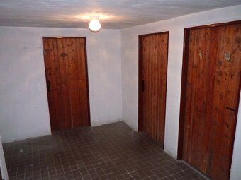 Tel: 0908 715 715, Ponúkam na predaj 4 izbový poschodový rod