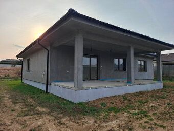 Predáme novostavbu moderný rodinný dom v Nitre, časť Kynek. 