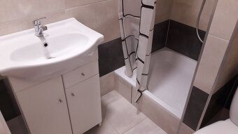 Dáme do prenájmu veľký 1 izbový byt v Nitre, centrum. Nachád
