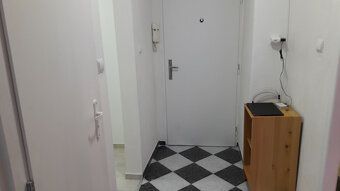 Dáme do prenájmu veľký 1 izbový byt v Nitre, centrum. Nachád