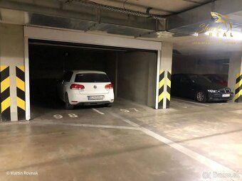 Slnko, výhľad a dvojgaráž v cene. Kompletne zariadený 2-izbo