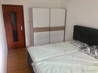 Ponúkam na predaj 3 -izbový byt typu VNKS po čiastočnej reko