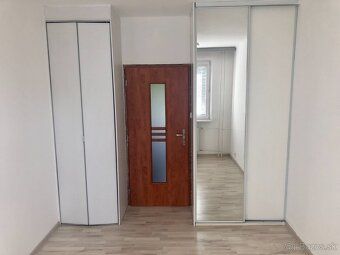 Ponúkam na predaj 3 -izbový byt typu VNKS po čiastočnej reko