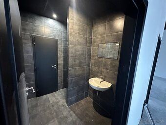Ponúkame na prenájom obchodný priestor o výmere 129 m² v obc