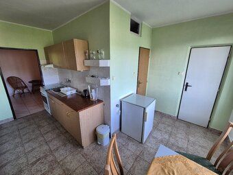 Reality Alpia Vám ponúkajú na prenájom priestranný a zariade