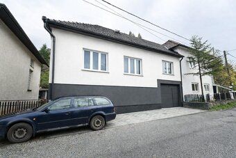 Ponúkame na predaj je starší, veľmí zaujímavý rodinný dom na