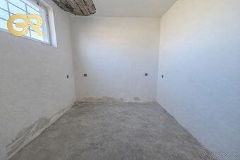 Ponúkame na predaj viacpodlažný skladový objekt nachádzajúci