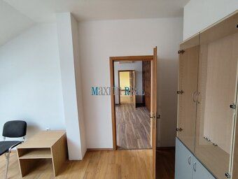 Ponúkame na prenájom 3. kanceláriu v centre mesta Nitry. Kan