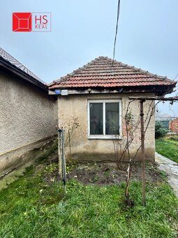 Ponúkam na predaj starší 3-izbový rodinný dom v obci Dvory n