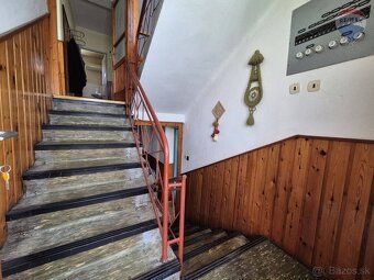 RE/MAX vám exkluzívne ponúka na predaj priestranný rodinný d