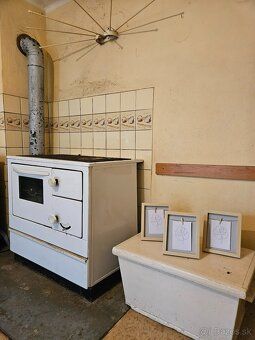 Rodinný dom / chata so 4683 m² pozemkom a vlastným kúskom le