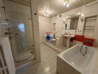 Na prenájom veľký 2 podlažný, priestranný rodinný dom 240m2 
