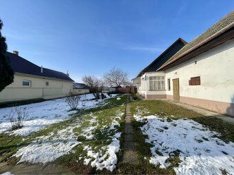 Ponúkame Vám na predaj stavebný pozemok so starým rodinným d