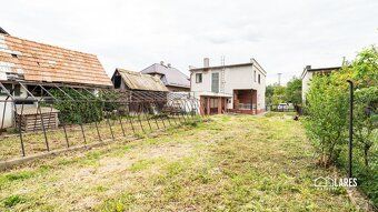 Ponúkame na predaj rodinný dom v pôvodnom stave v pokojnej o