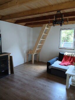 Predám chatku vo Chvojnici časť Hluchá dolina.Rozmer30m2, el