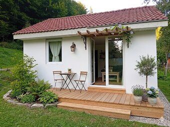 Predám chatku vo Chvojnici časť Hluchá dolina.Rozmer30m2, el