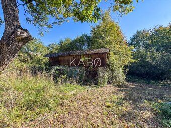 KABØ real estate Vám ponúka na predaj usadlosť s rozsiahlymi