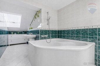 EXKLUZÍVNE IBA U NÁS! Realitná kancelária RE/MAX vám ponúka 