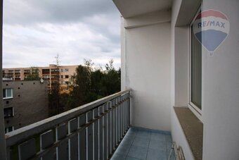 POPIS NEHNUTEĽNOSTI: 1. izb. byt, Kuchyňa, kúpeľňa s WC (vaň