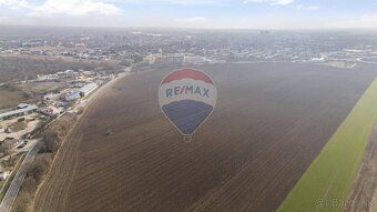Realitná kancelária RE/MAX ponúka na predaj investičný pozem