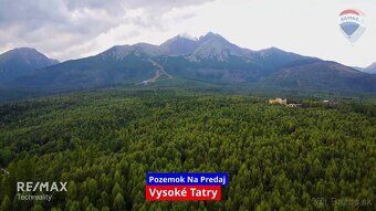 Pozemok sa nachádza v katastrálnom území Tatranskej Lomnice,