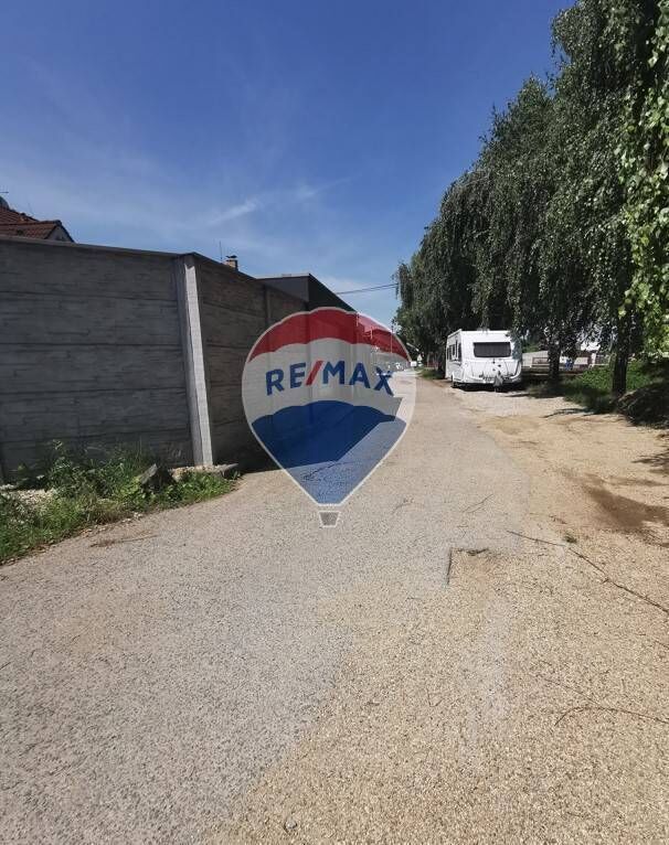 Realitná kancelária RE/MAX ponúka na predaj priestory na pod