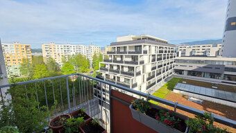 Lokalita : Žilina - Vlčince 2 The CUBE Sekcia : predaj Druh 