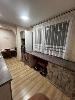 Ponúkam na prenájom 3-izbový byt o výmere 78 m² v obci Bzeno
