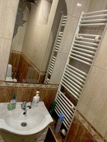 Ponúkam na predaj dvojgeneračný átriový rodinný dom s dvomi 