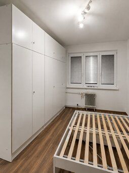 Ponúkame na prenájom 2-izbový byt s balkónom o výmere 52m2. 
