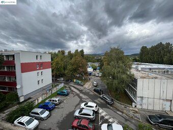 Vo výhradnom zastúpení majiteľa ponúkame na predaj 2,5 izb. 