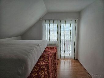 Predám 6-izbový rodinný dom s garážou postavený na pozemku o