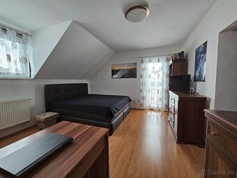 Predám 6-izbový rodinný dom s garážou postavený na pozemku o