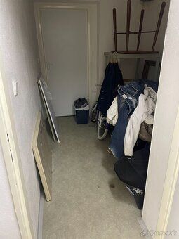 Ponúkame na prenájom nebytové priestory v súterene RD vo Vra