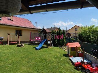 Pripravujeme do ponuky –rodinný dom pri potoku v obci Košeca