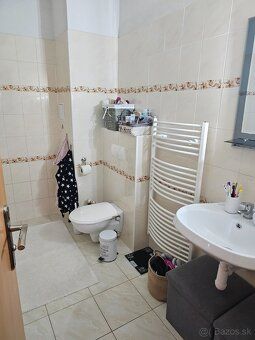 NA PREDAJ: Moderný 3-izbový byt s loggiou (74 m²) – Bytový k