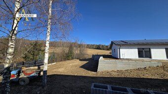 Ponúkame na predaj murovaný 4-izbový bungalov v tichej časti