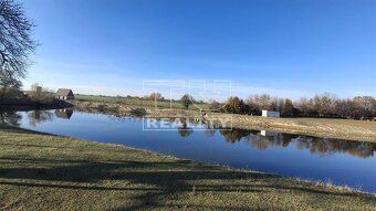 TUreality ponúkajú veľký 1499 m2 pozemok s krásnou šírkou 22